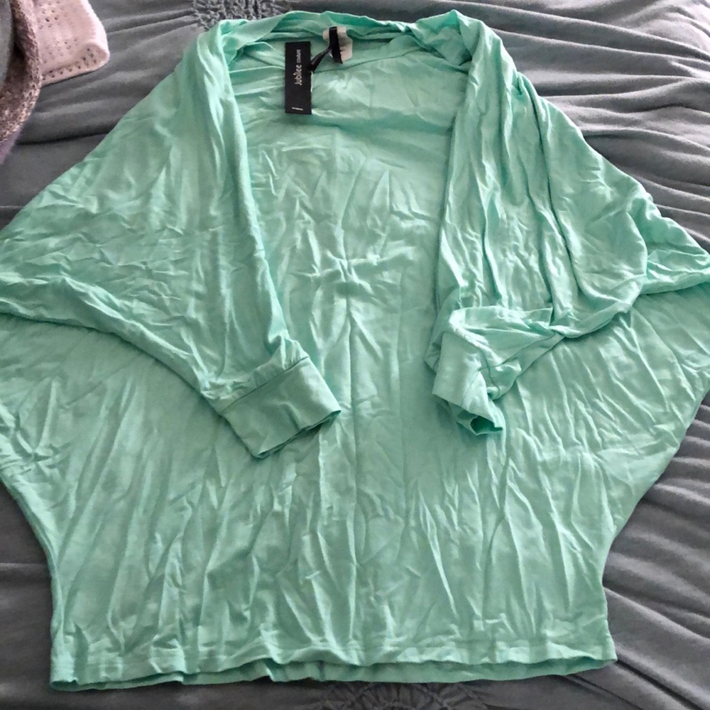 Women’s mint green dolman sleeve top
